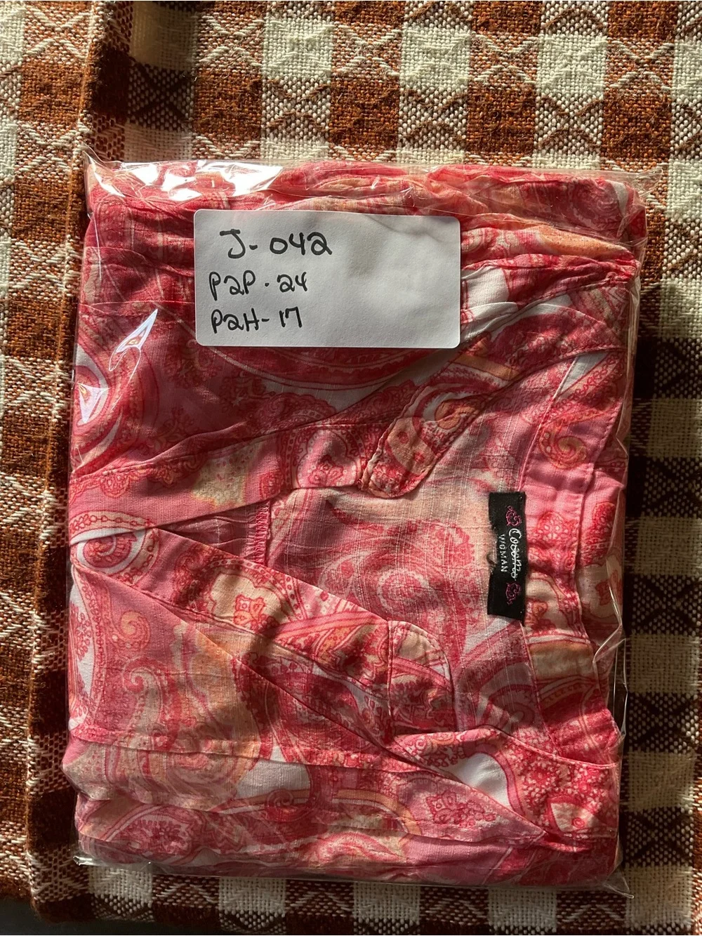 Cocomo woman Pink Paisley Button-Front Tunic Top. Size XL - Picture 11 of 11
